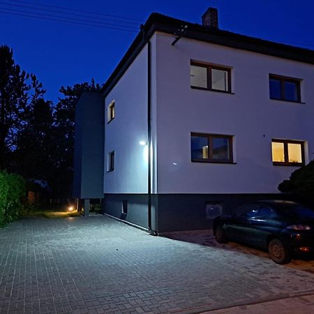 Vila Věkoše - apartmán s terasou a zahradou Hradec Králové Exterior foto