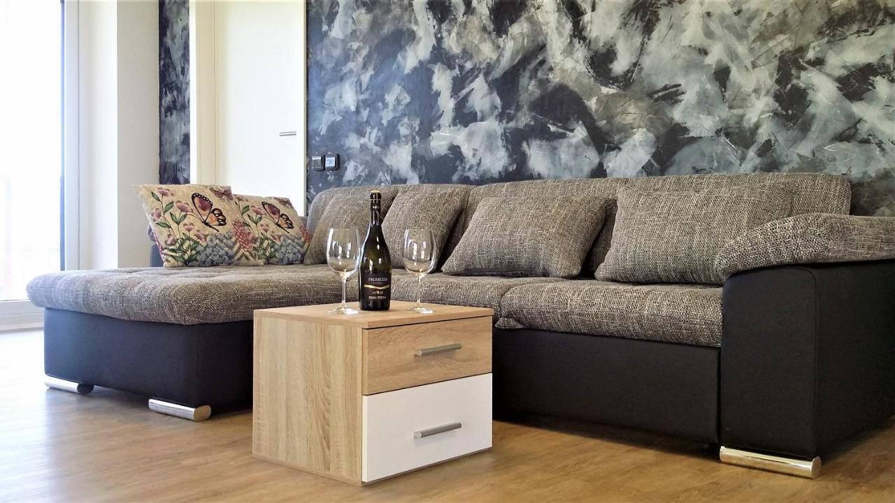 Vila Věkoše - apartmán s terasou a zahradou Hradec Králové Exterior foto
