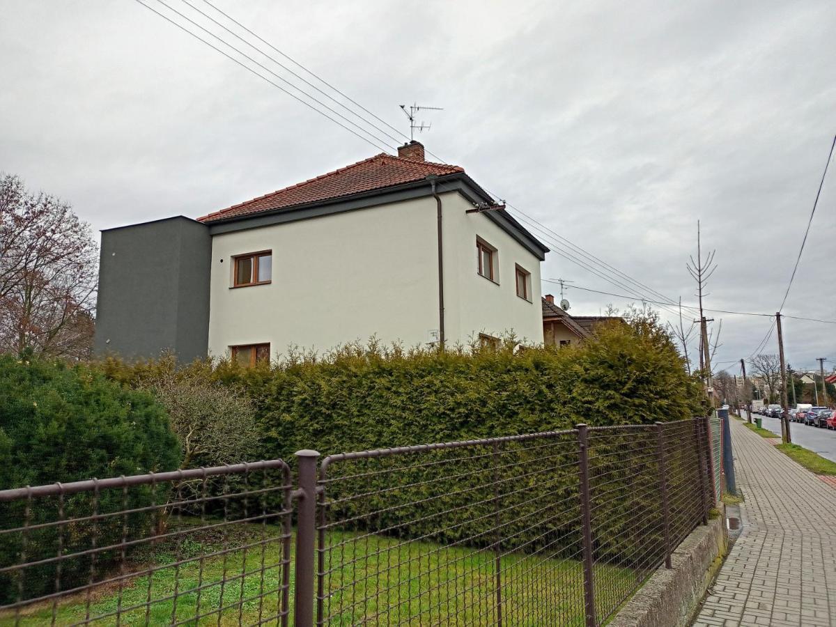 Vila Věkoše - apartmán s terasou a zahradou Hradec Králové Exterior foto