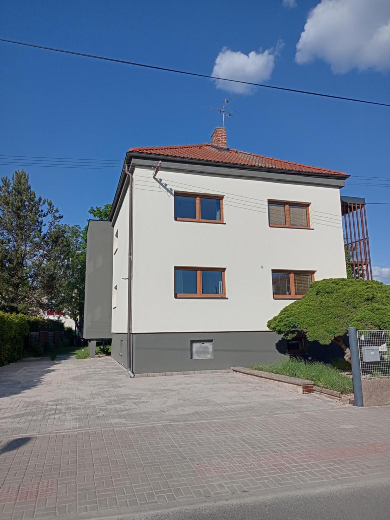 Vila Věkoše - apartmán s terasou a zahradou Hradec Králové Exterior foto